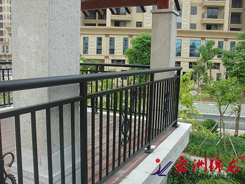 鋅鋼陽臺護(hù)欄實(shí)拍三