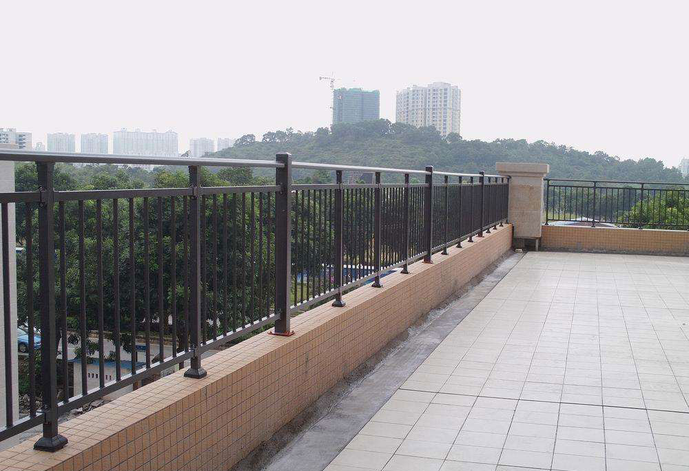 鋅鋼護(hù)欄價(jià)格