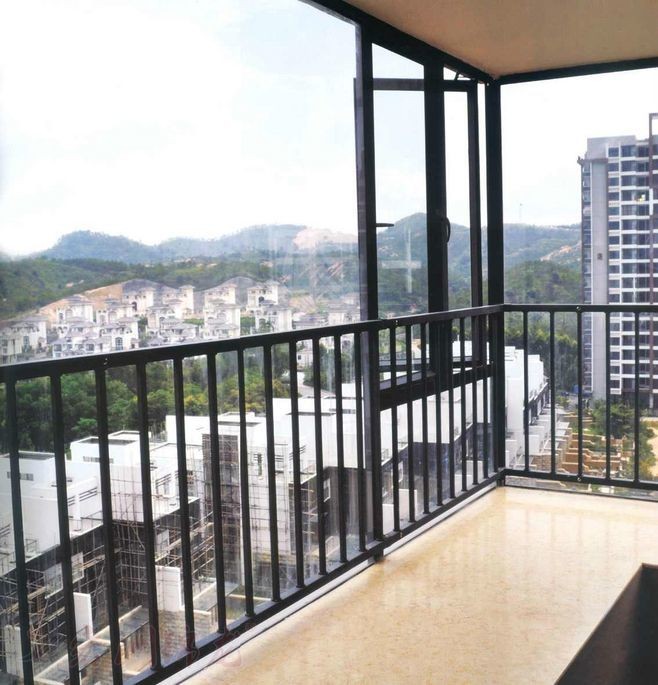 鋅鋼陽(yáng)臺(tái)護(hù)欄案例圖片