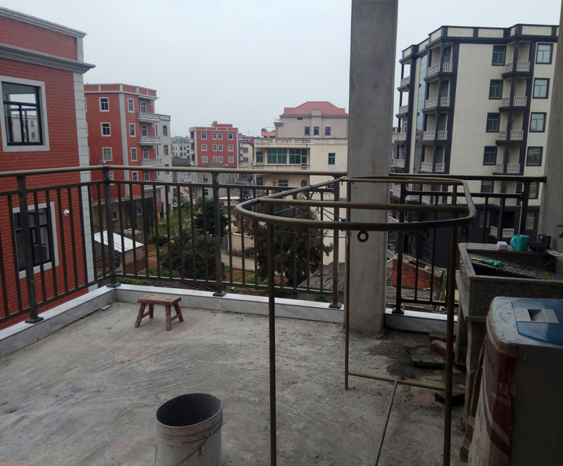 鋅鋼陽臺護(hù)欄廠家詳細(xì)解析護(hù)欄安裝步驟