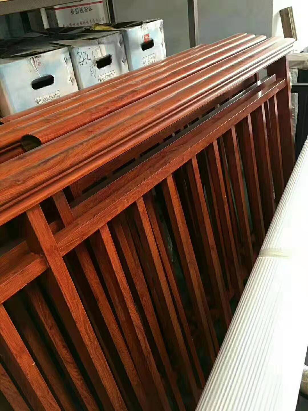 木紋鋅鋼護欄出廠前實拍