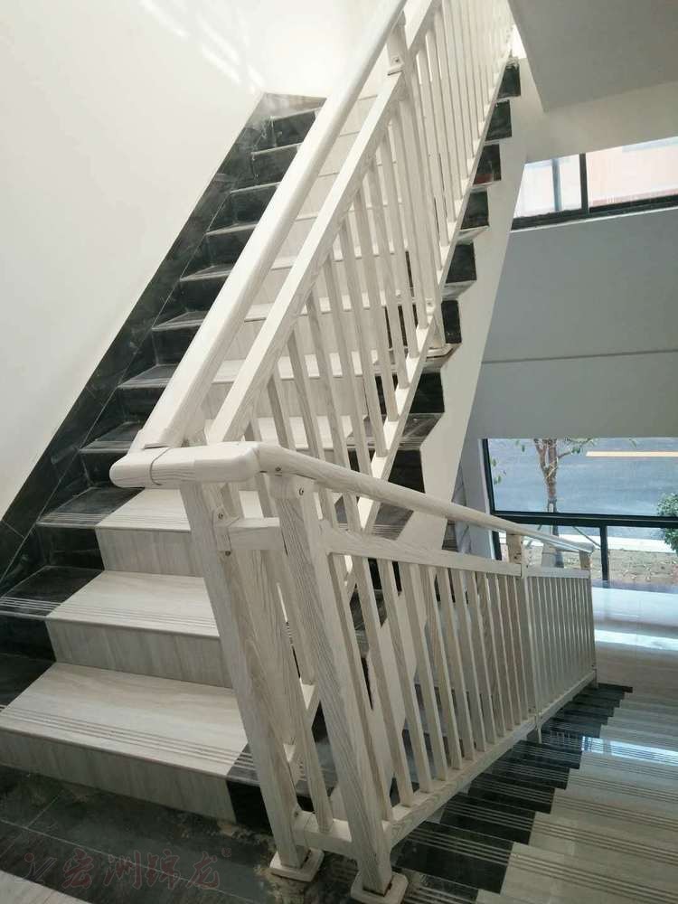 木紋鋅鋼樓梯扶手實拍