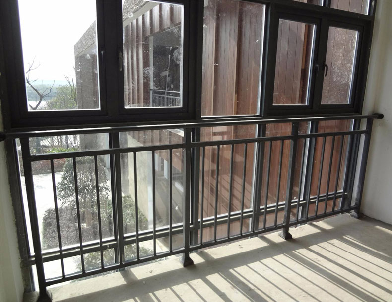 常規(guī)型飄窗護(hù)欄圖片