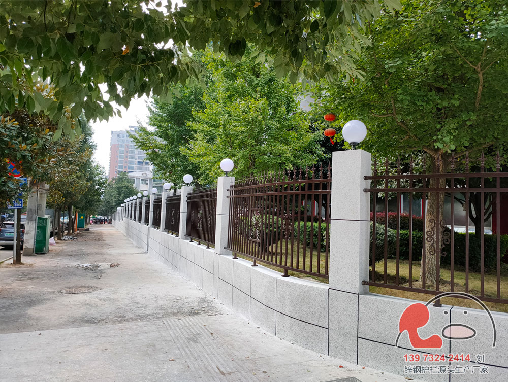 衡陽(yáng)祁東稅務(wù)局鋅鋼圍墻護(hù)欄 衡陽(yáng)祁東稅務(wù)局鋅鋼圍墻護(hù)欄